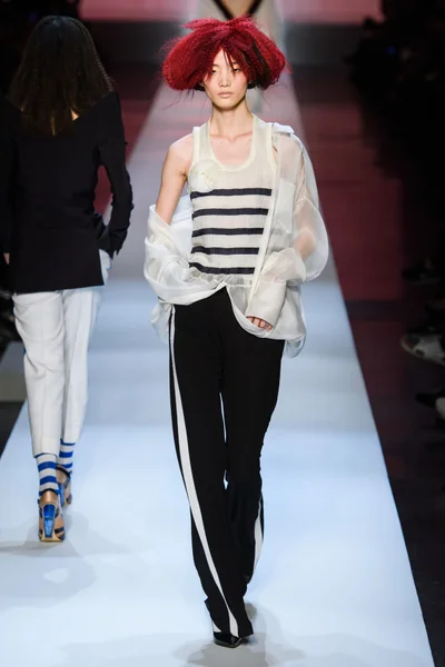 Look 3